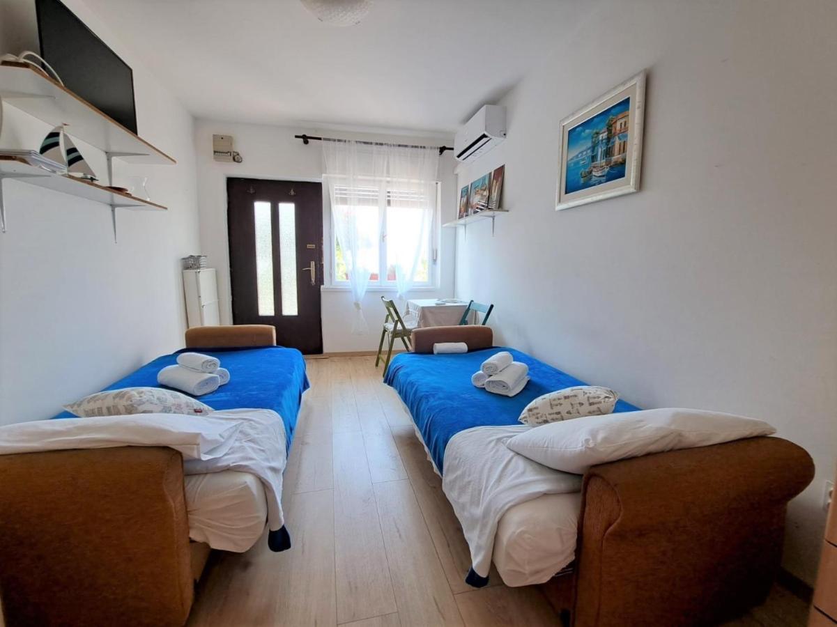 Studio Apartment Adriari With Large Terrace Rijeka Bagian luar foto